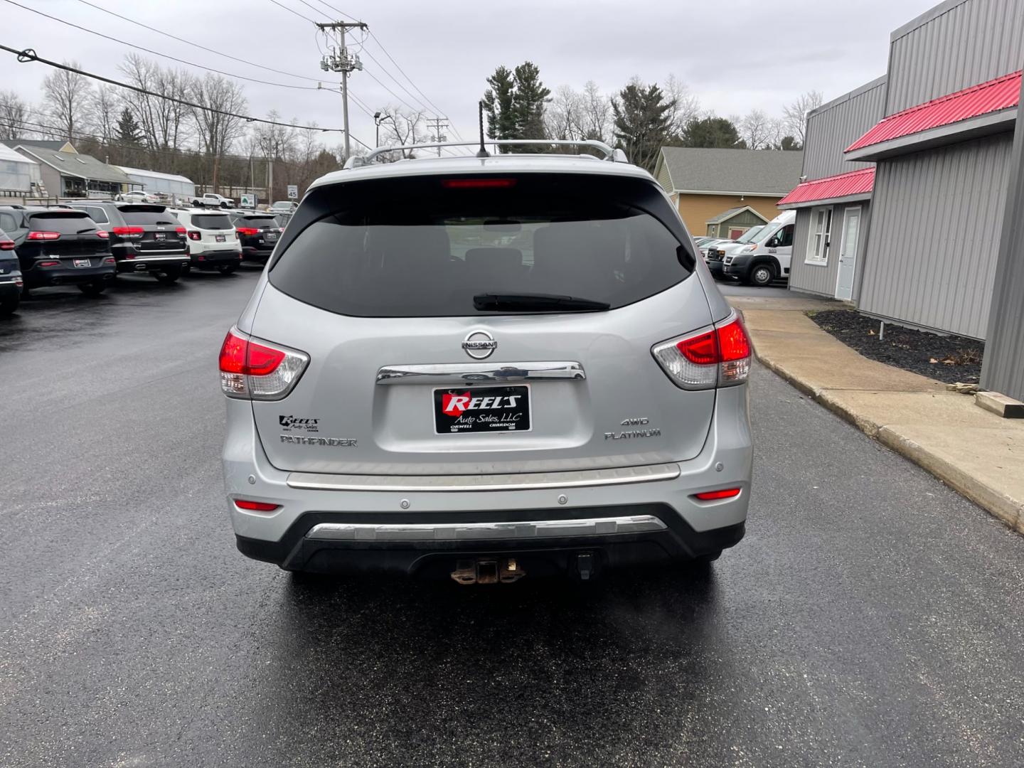 2013 Silver /Black Nissan Pathfinder Platinum 4WD (5N1AR2MM1DC) with an 3.5L V6 DOHC 24V engine, Automatic transmission, located at 547 E. Main St., Orwell, OH, 44076, (440) 437-5893, 41.535435, -80.847855 - Photo#8